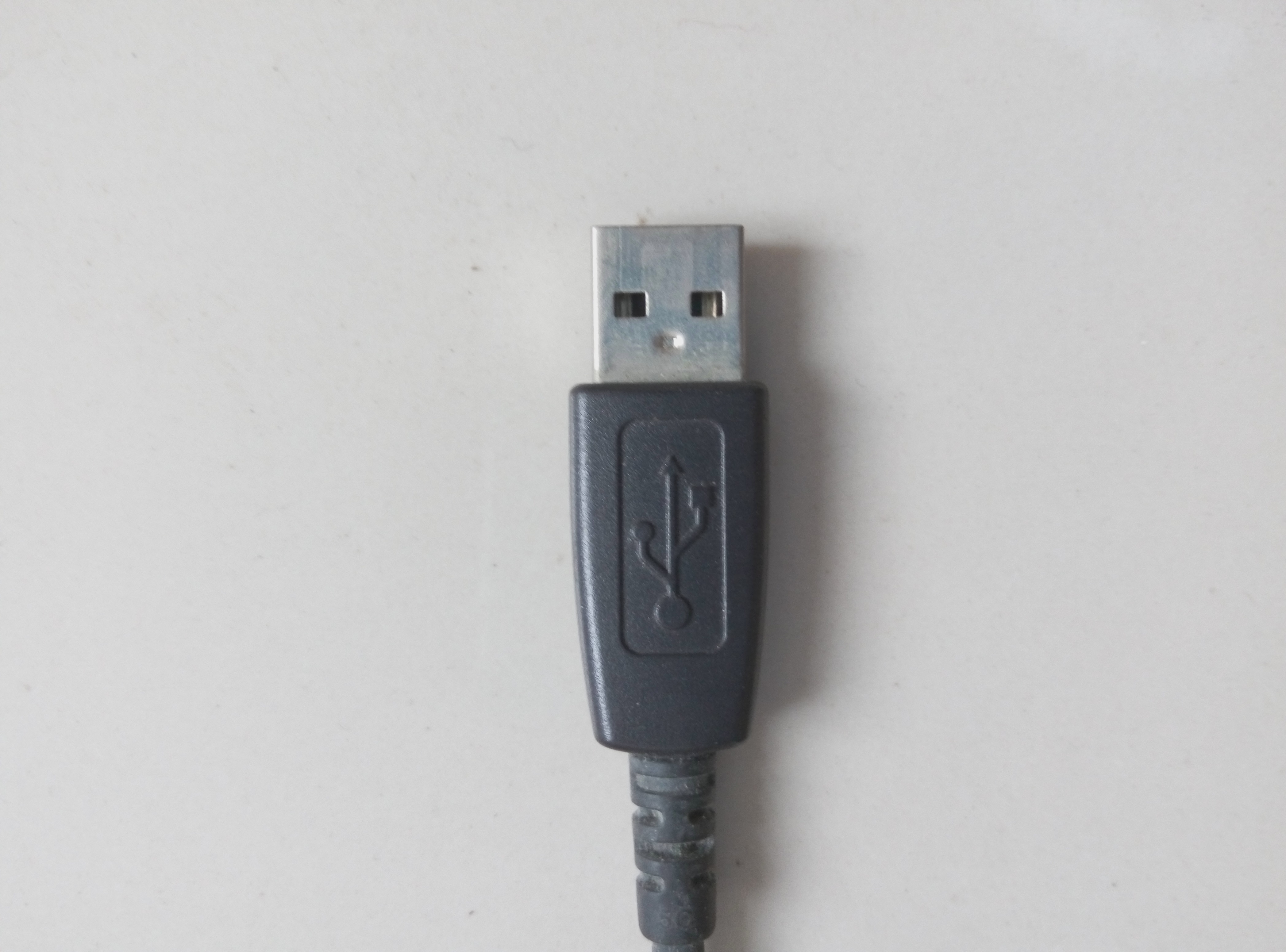 手机充电器的USB接口
